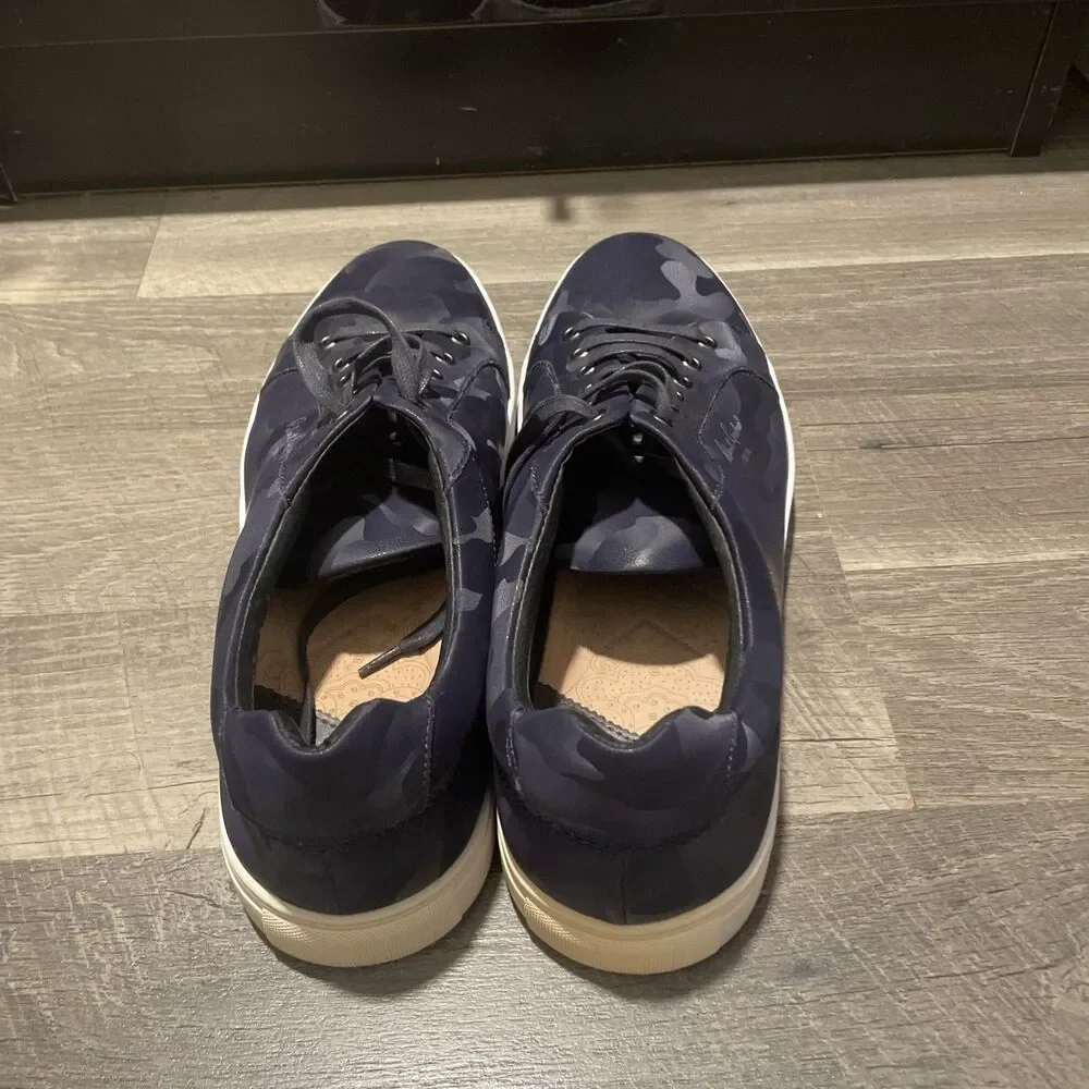 Robert Graham Men's Low Top Camo Sneakers - Navy Blue/Gray, Size 13